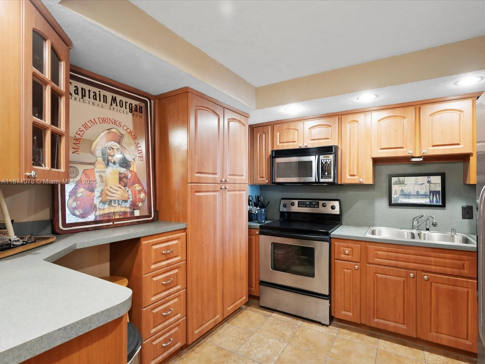 437 Golden Isles Dr, #9H