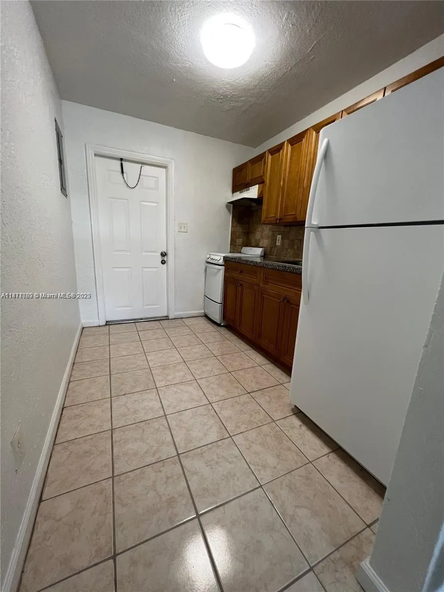 300 NW 5th Ter, #1