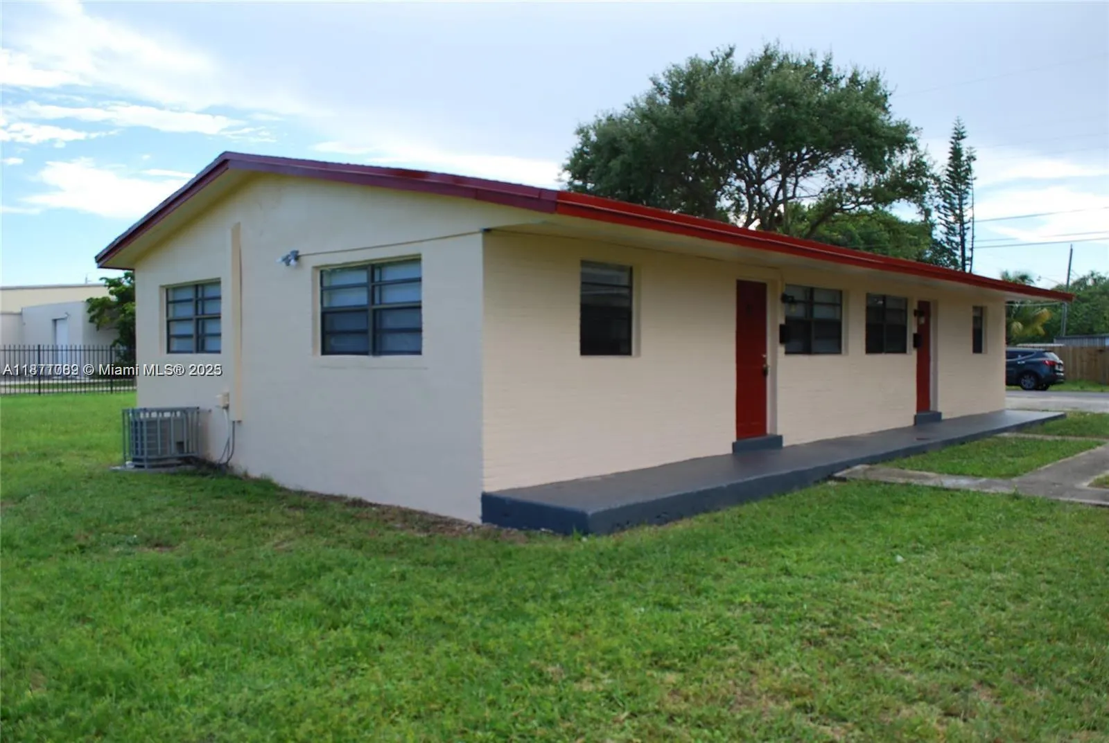 300 NW 5th Ter, #1
