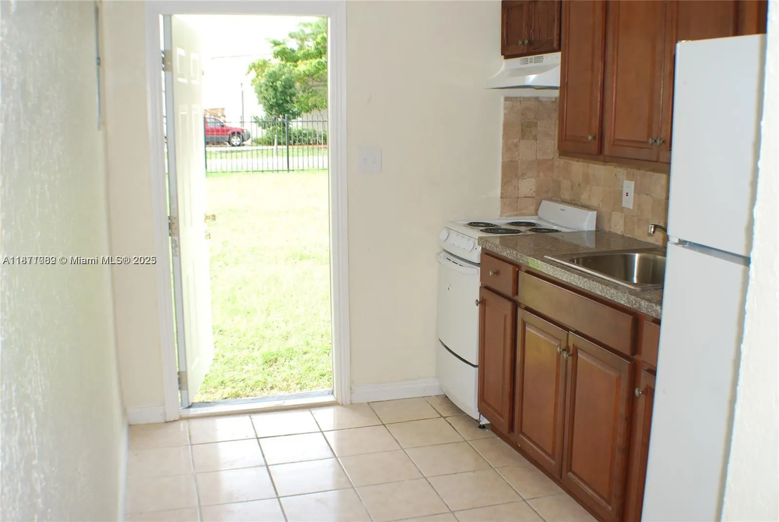 300 NW 5th Ter, #1