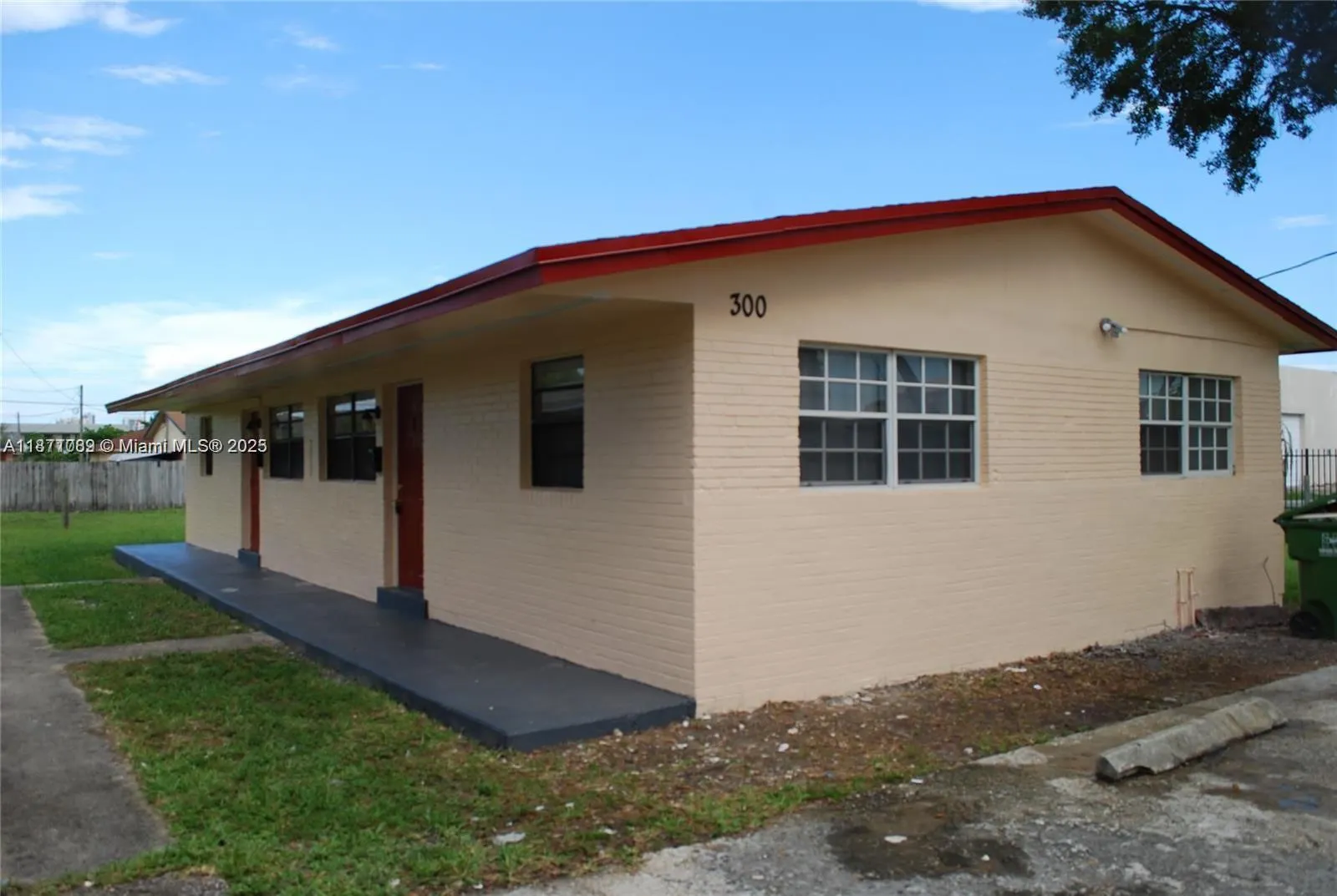 300 NW 5th Ter, #1