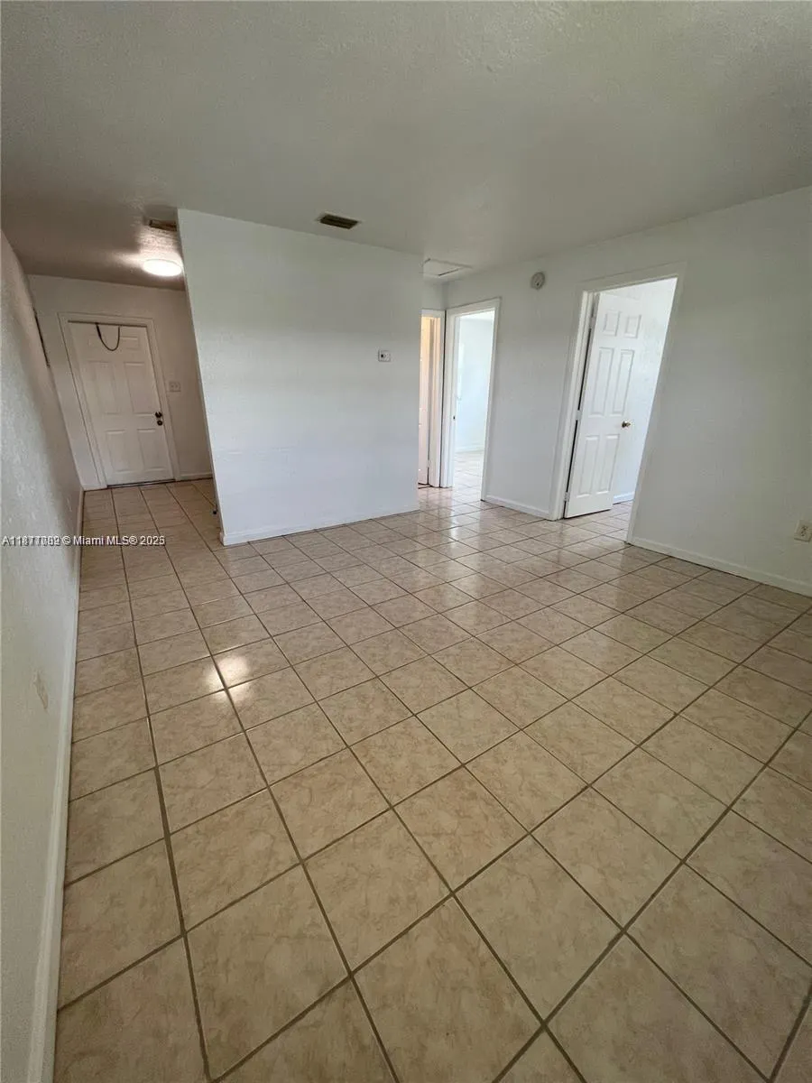 300 NW 5th Ter, #1