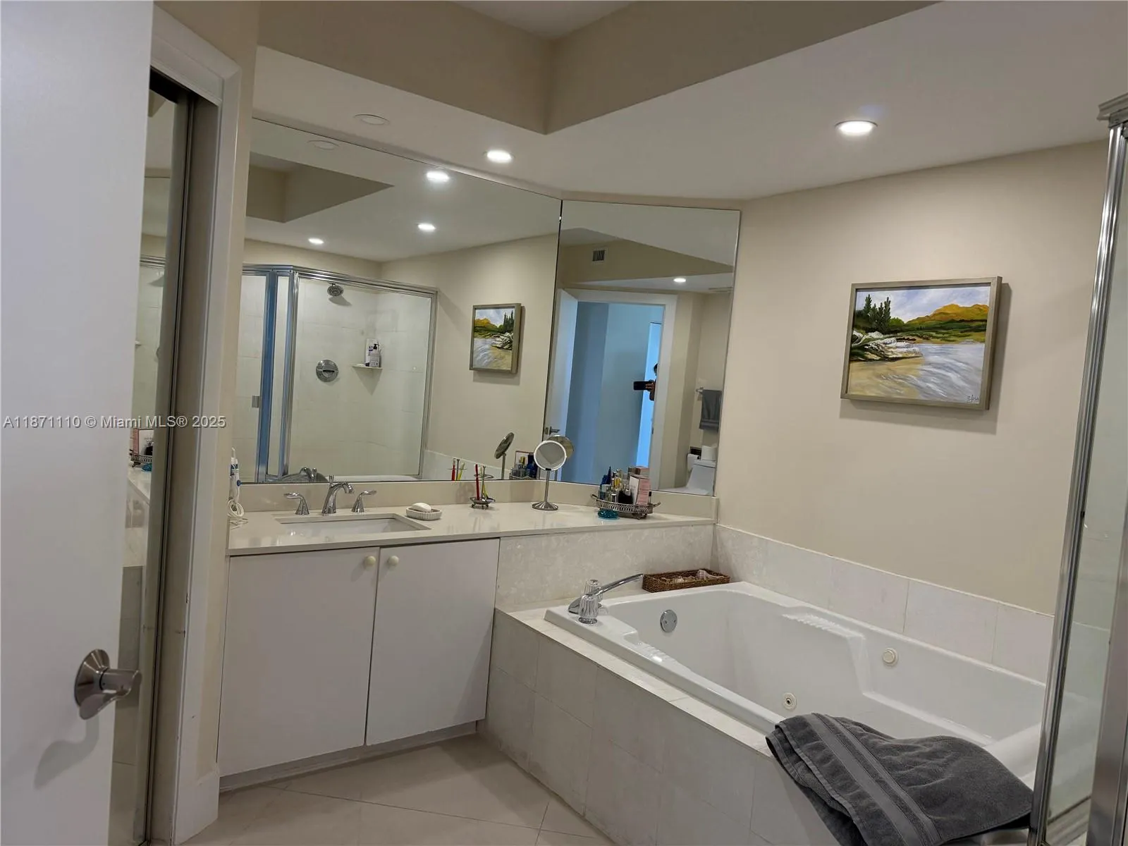 20185 E Country Club Dr, #510
