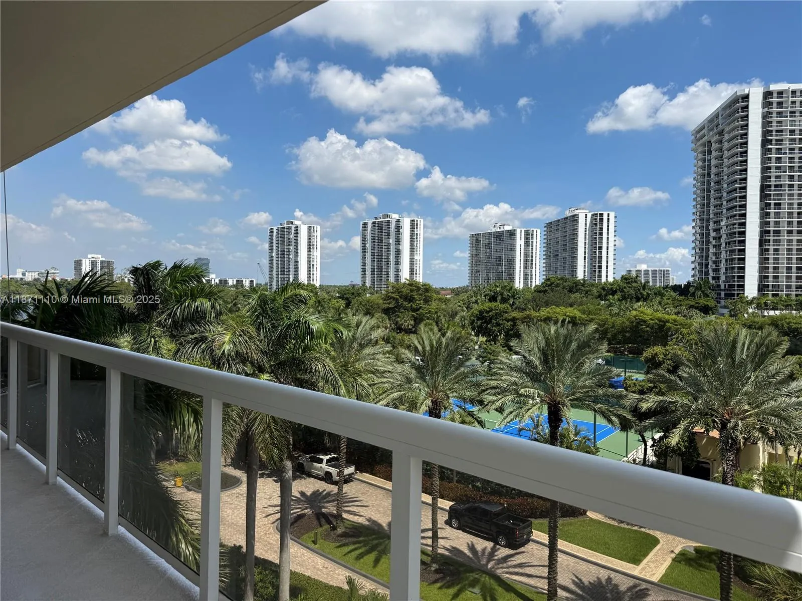 20185 E Country Club Dr, #510