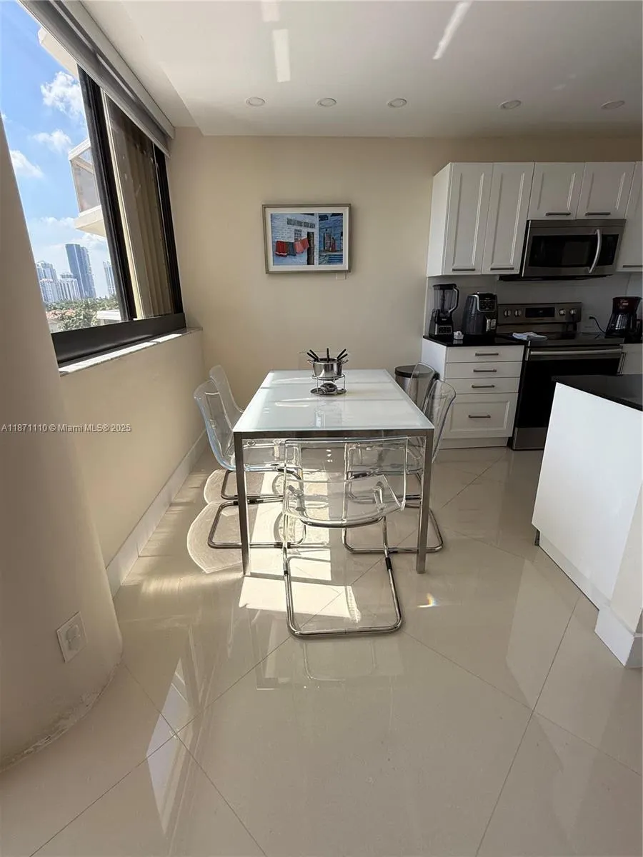 20185 E Country Club Dr, #510