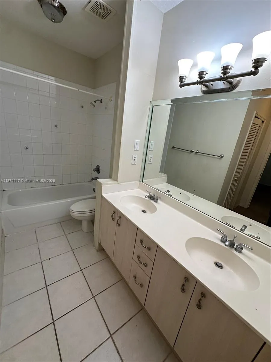 10150 SW 88th St, #106