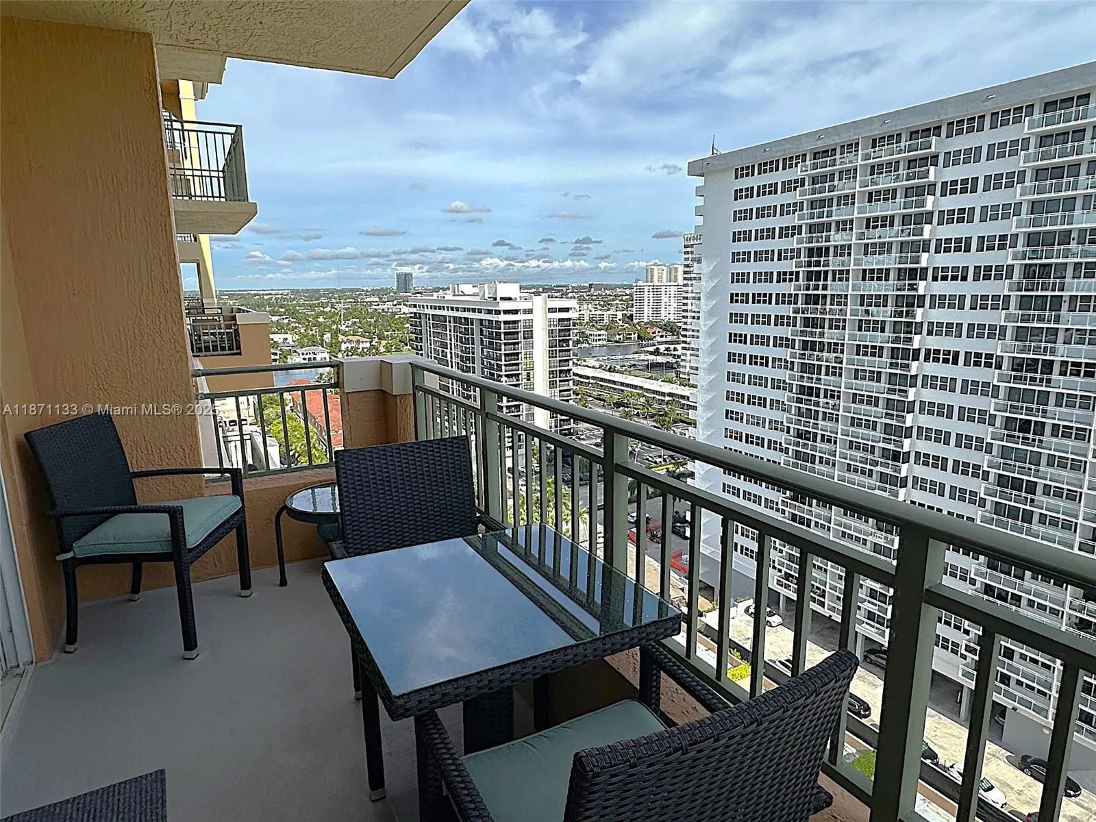 2080 S OCEAN DRIVE, #LPH06