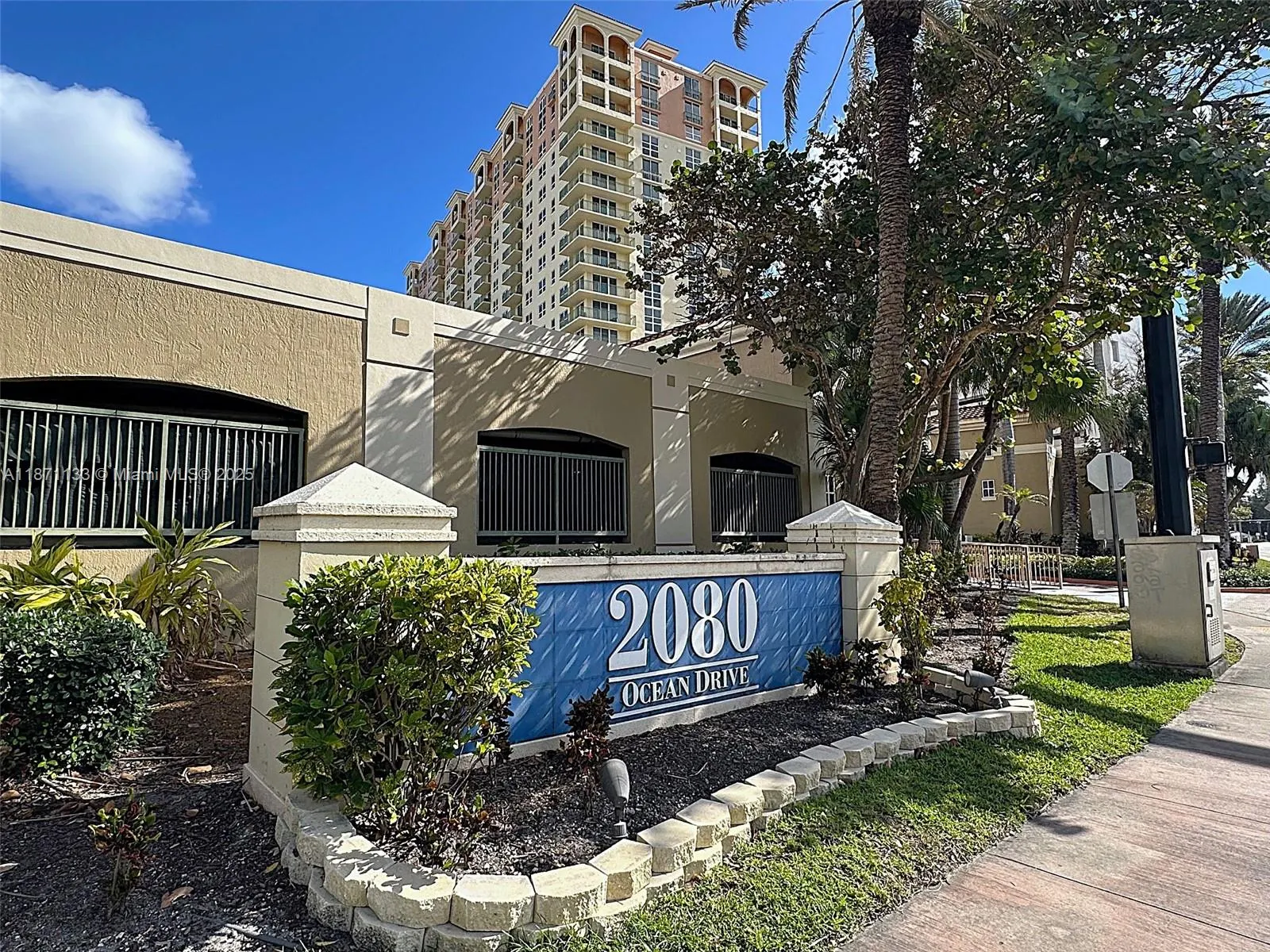 2080 S OCEAN DRIVE, #LPH06