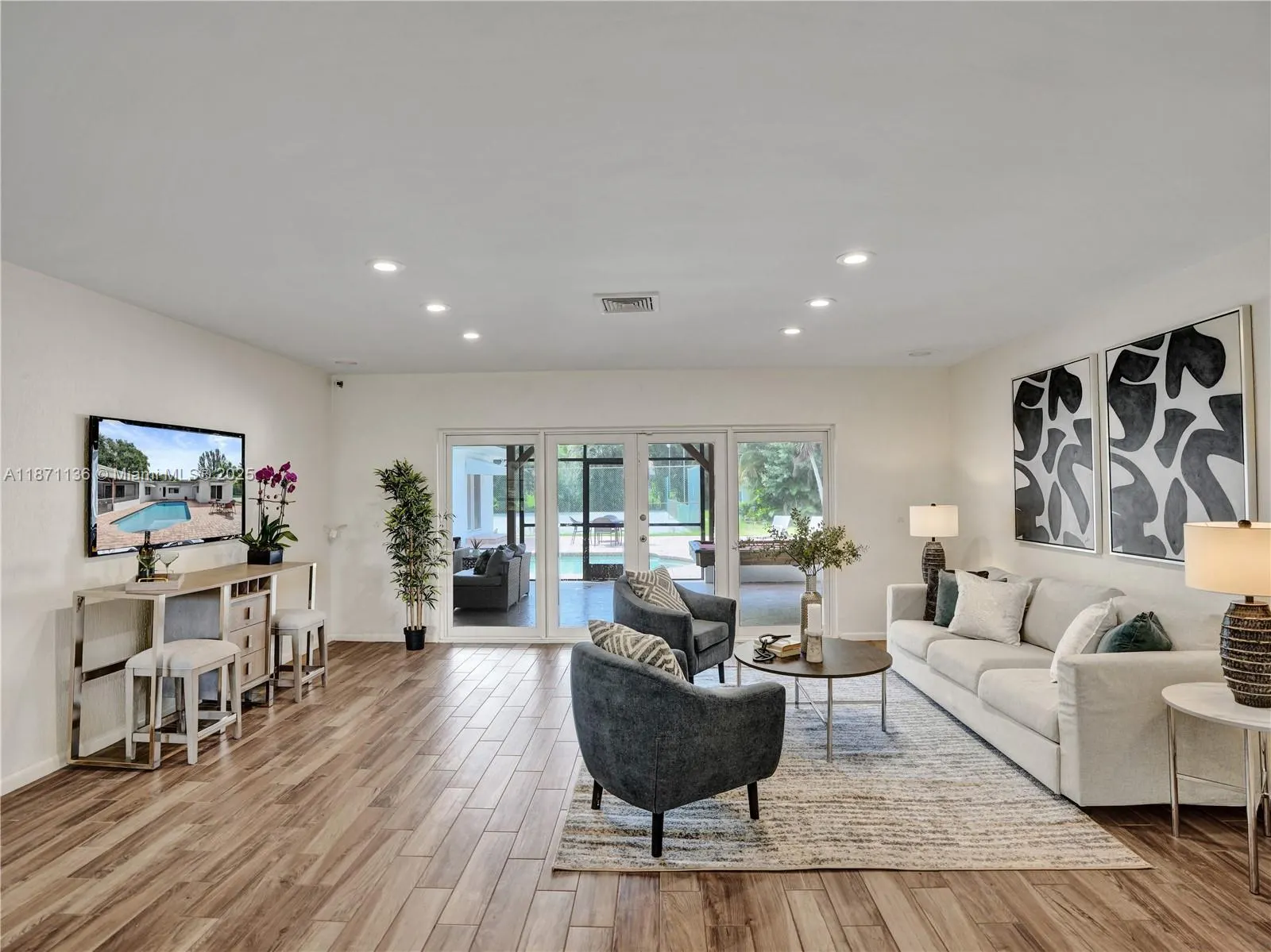11300 Shady Lane
