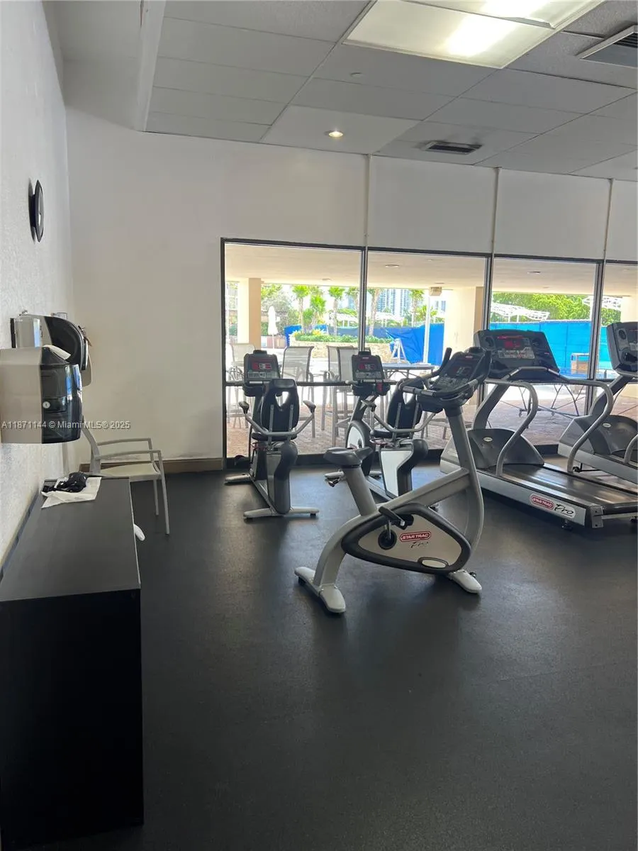 20335 W Country Club Dr, #302