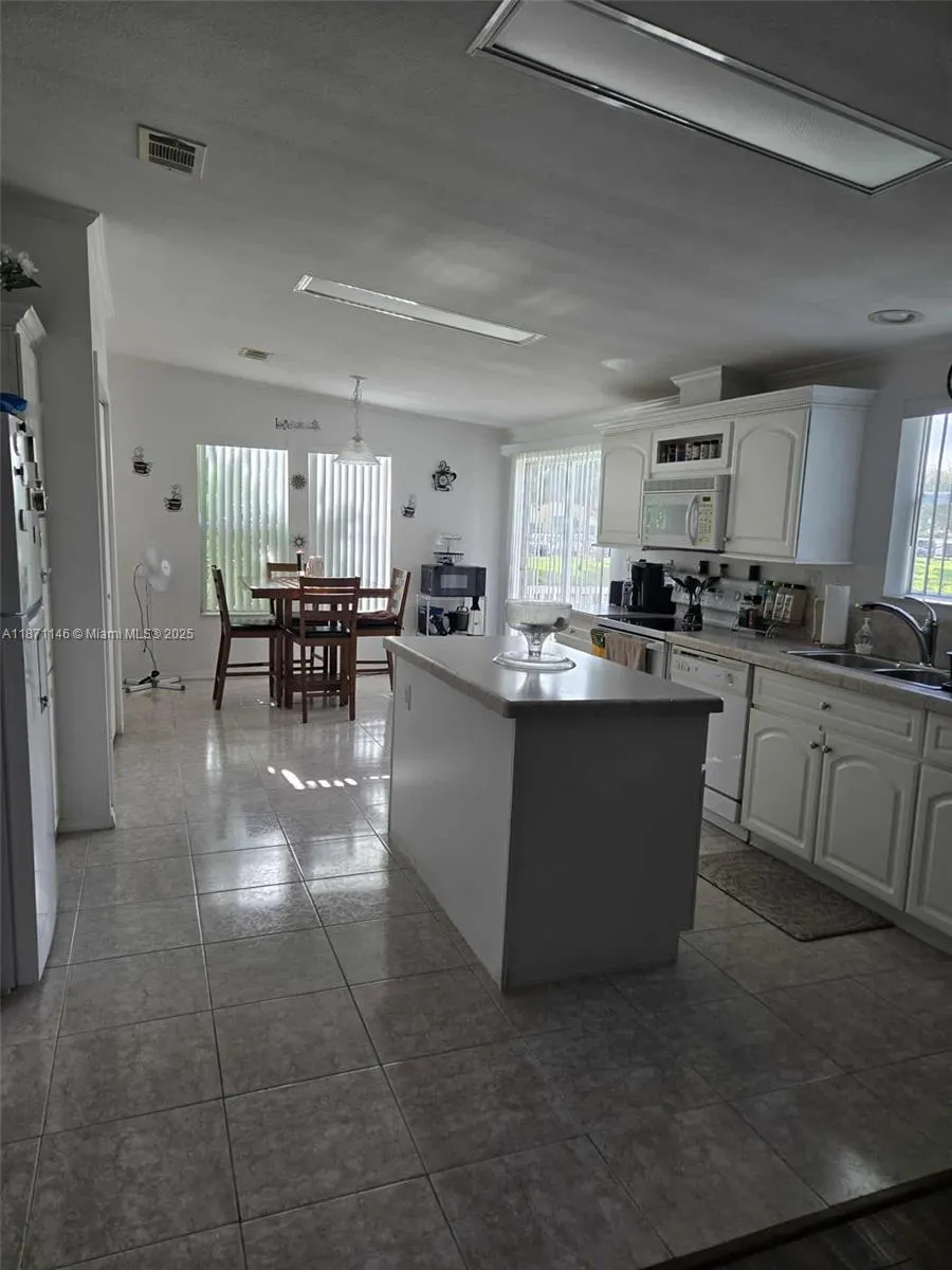 10550 W State Road 84 lot #383