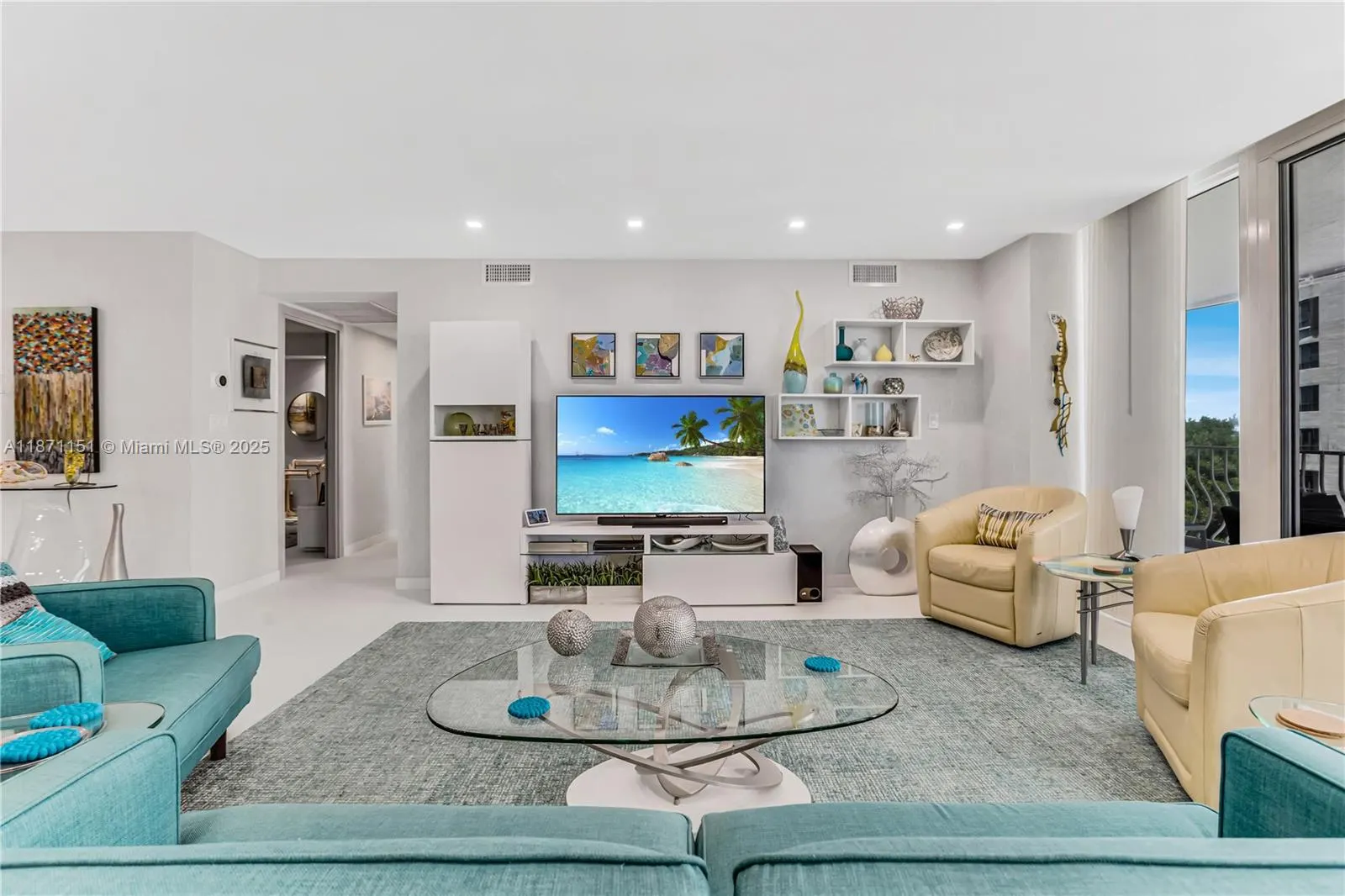 10155 Collins Ave, #606