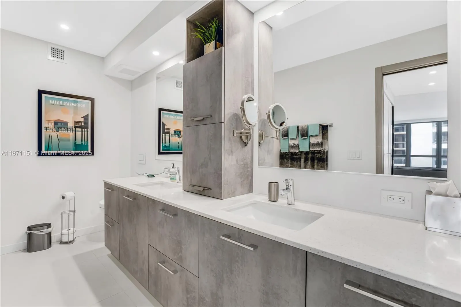10155 Collins Ave, #606