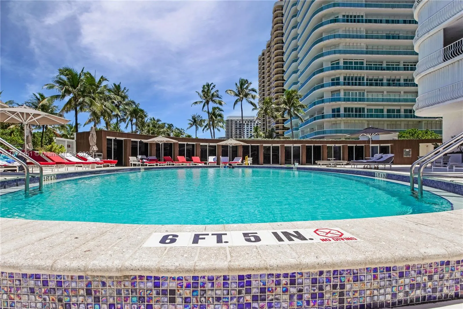 10155 Collins Ave, #606
