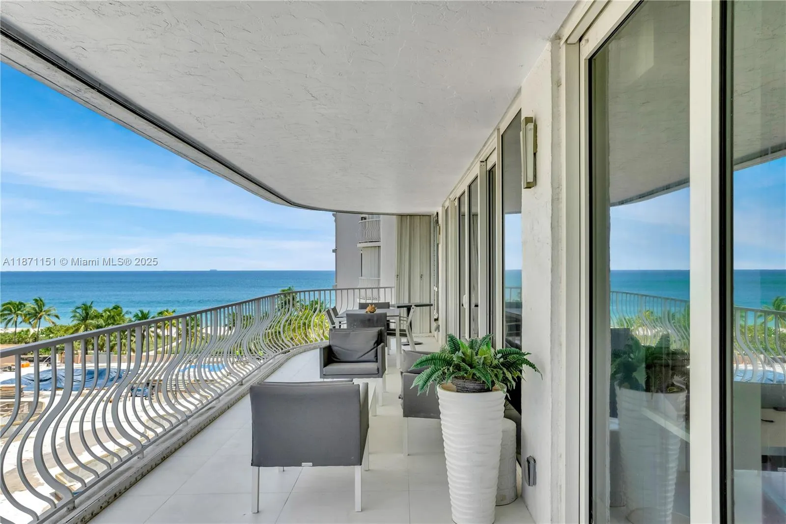 10155 Collins Ave, #606