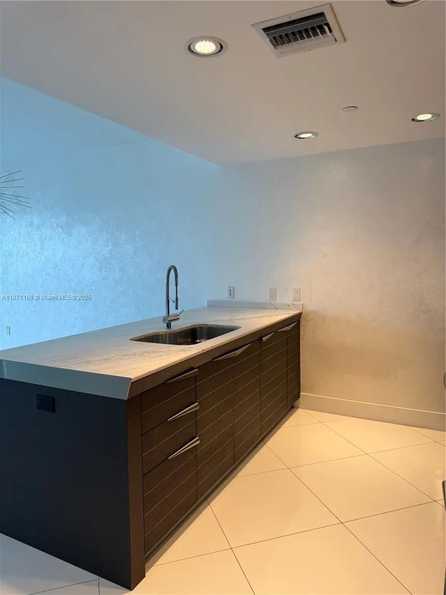 200 Biscayne Boulevard Way, #3109