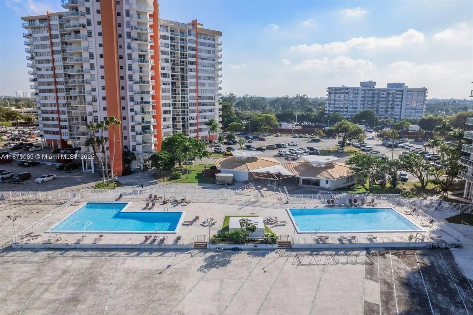 1351 NE Miami Gardens Dr, #511E