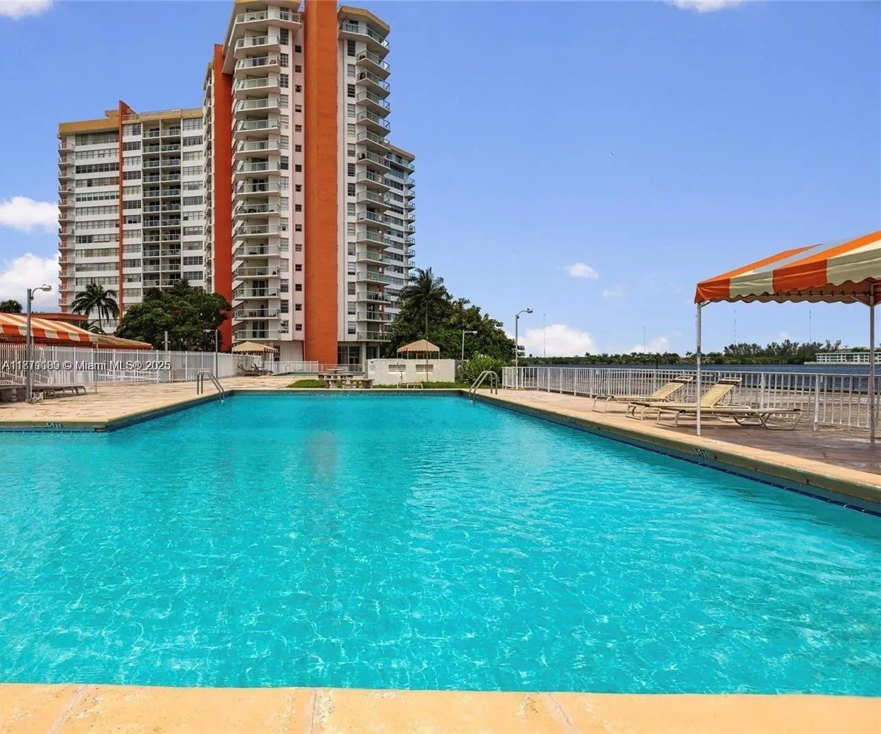 1351 NE Miami Gardens Dr, #511E