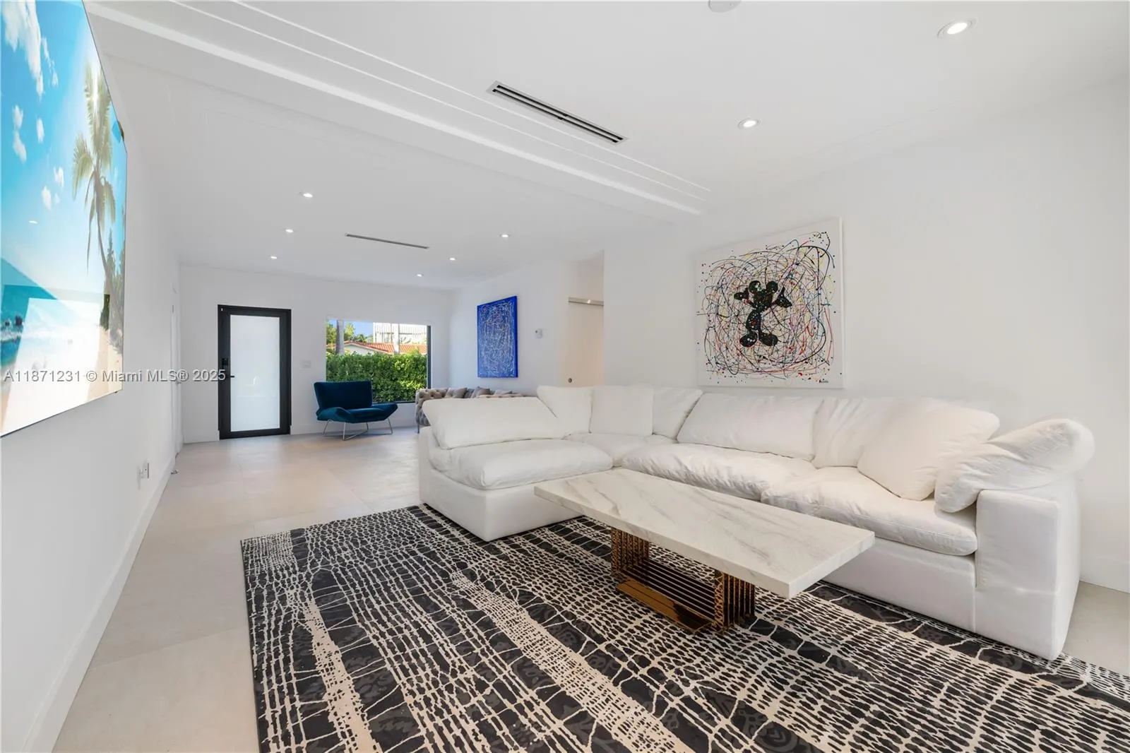 900 W 47th Ct