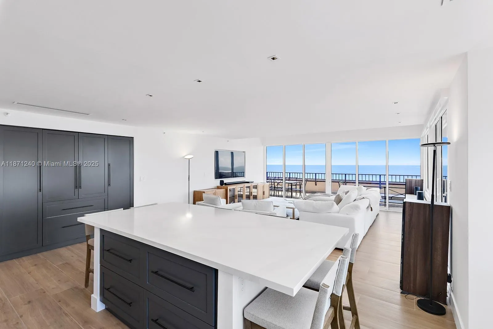 251 Crandon Blvd, #1036