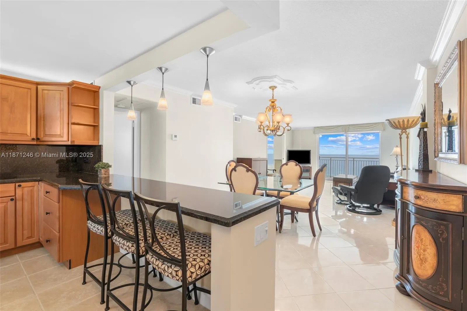 1051 Hillsboro Mile, #805E