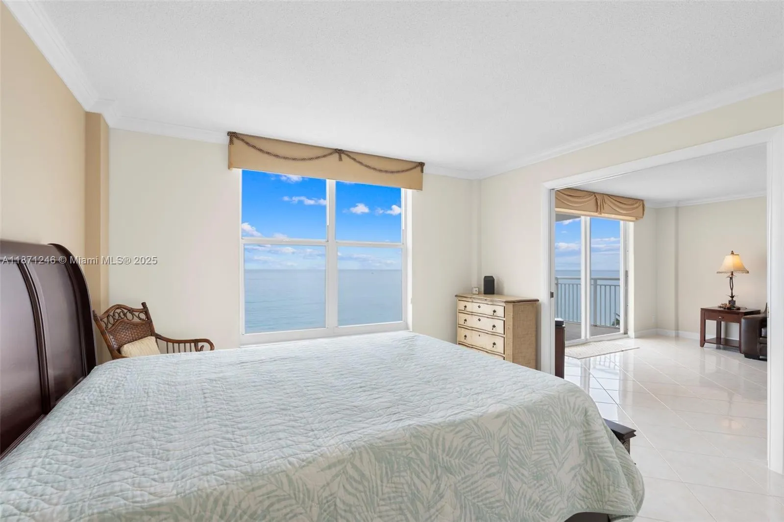 1051 Hillsboro Mile, #805E