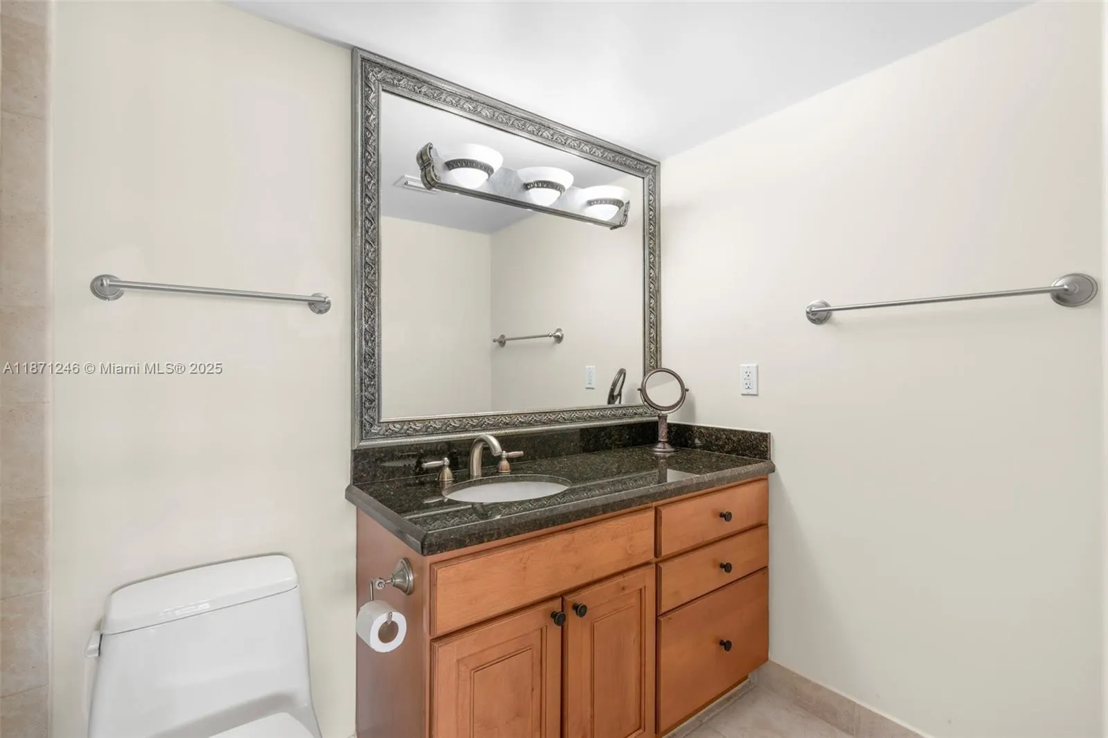 1051 Hillsboro Mile, #805E