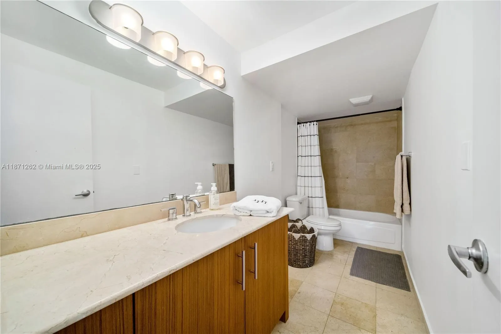 10275 Collins Ave, #224