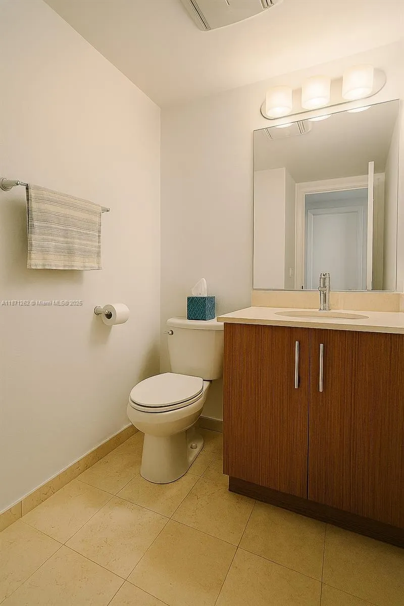 10275 Collins Ave, #224