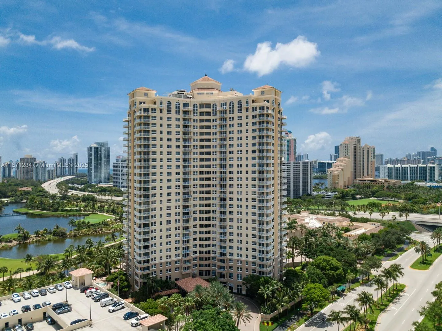 19501 W Country Club Dr, #1410