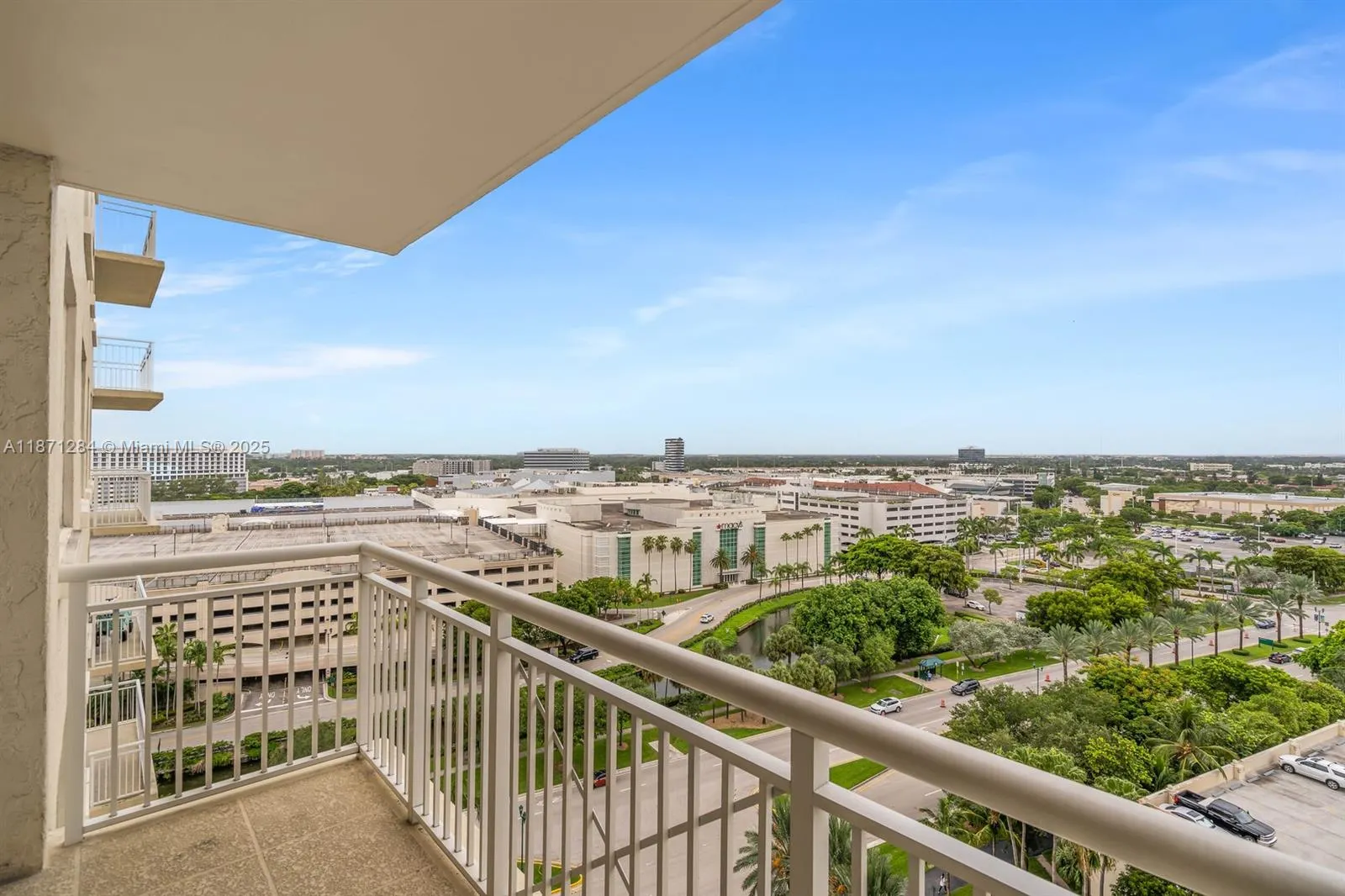 19501 W Country Club Dr, #1410