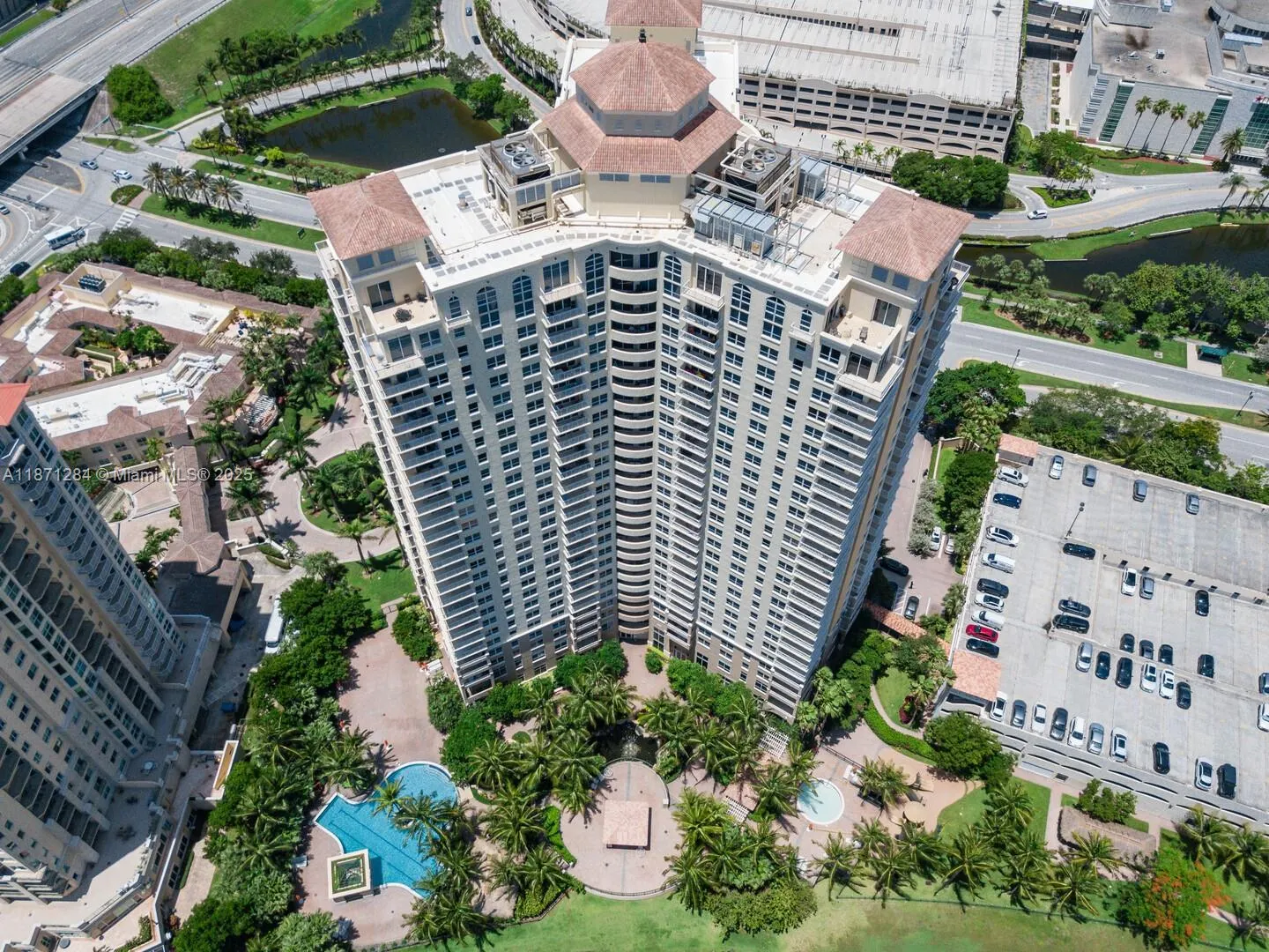 19501 W Country Club Dr, #1410