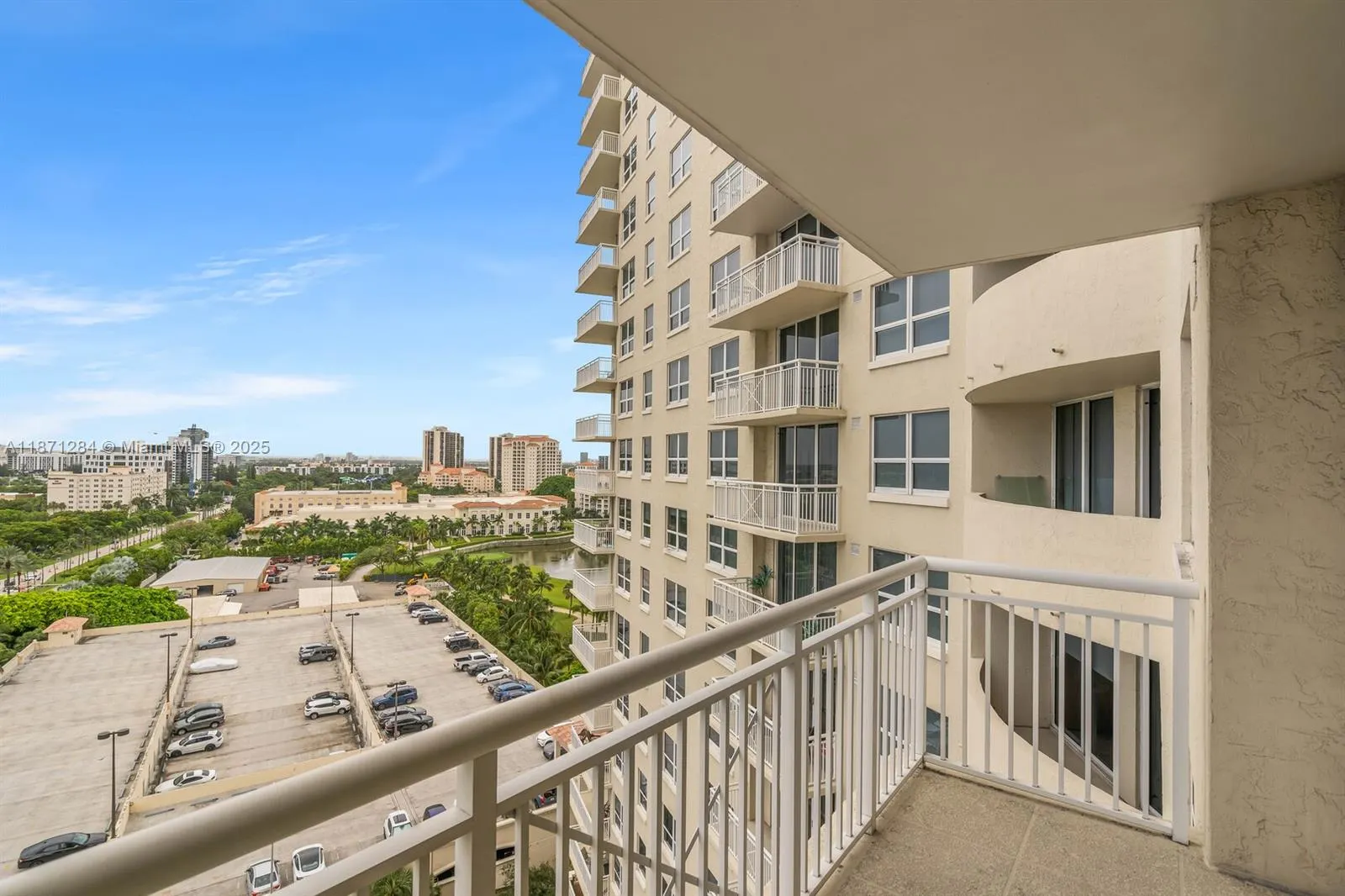 19501 W Country Club Dr, #1410