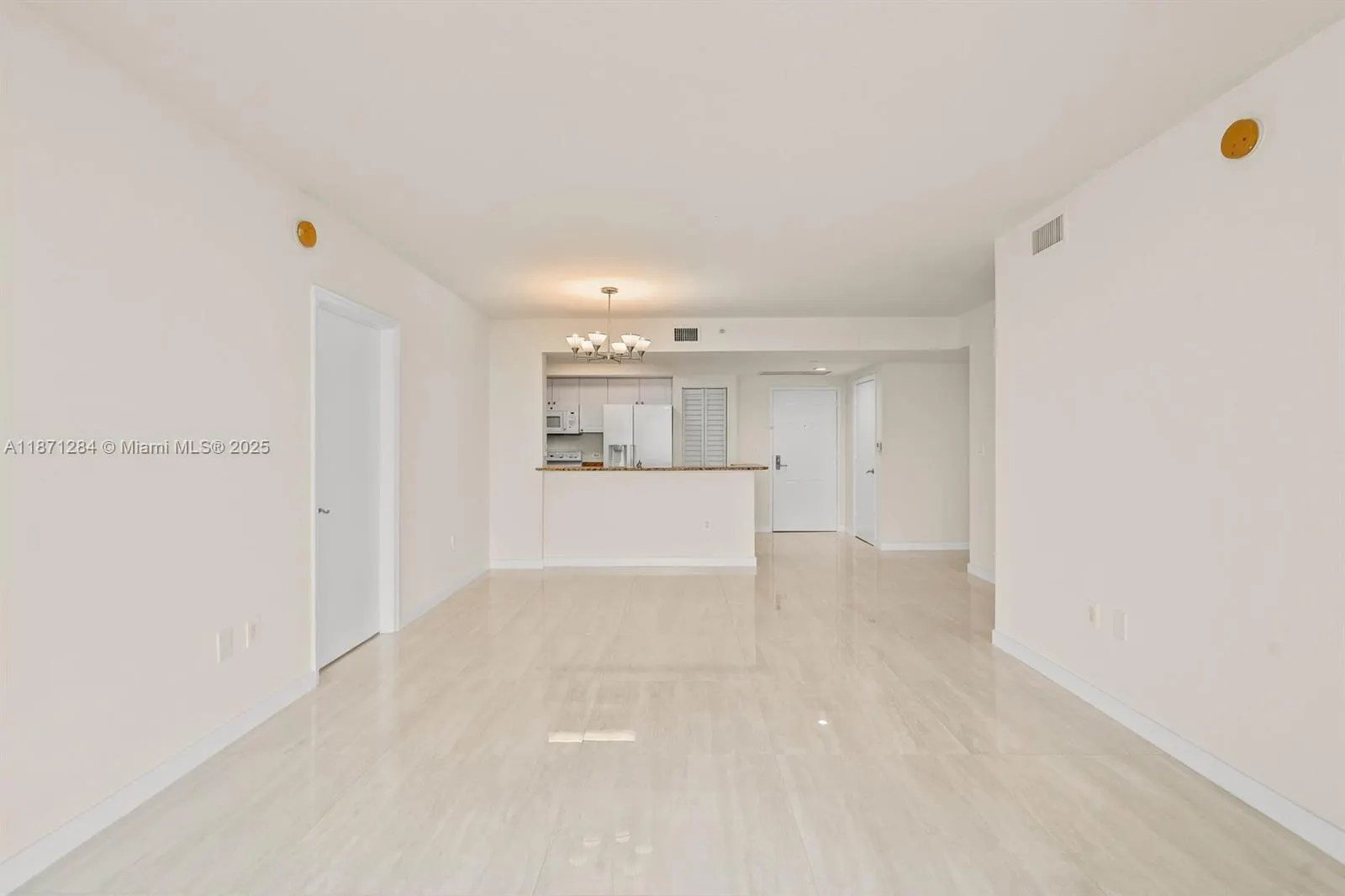 19501 W Country Club Dr, #1410