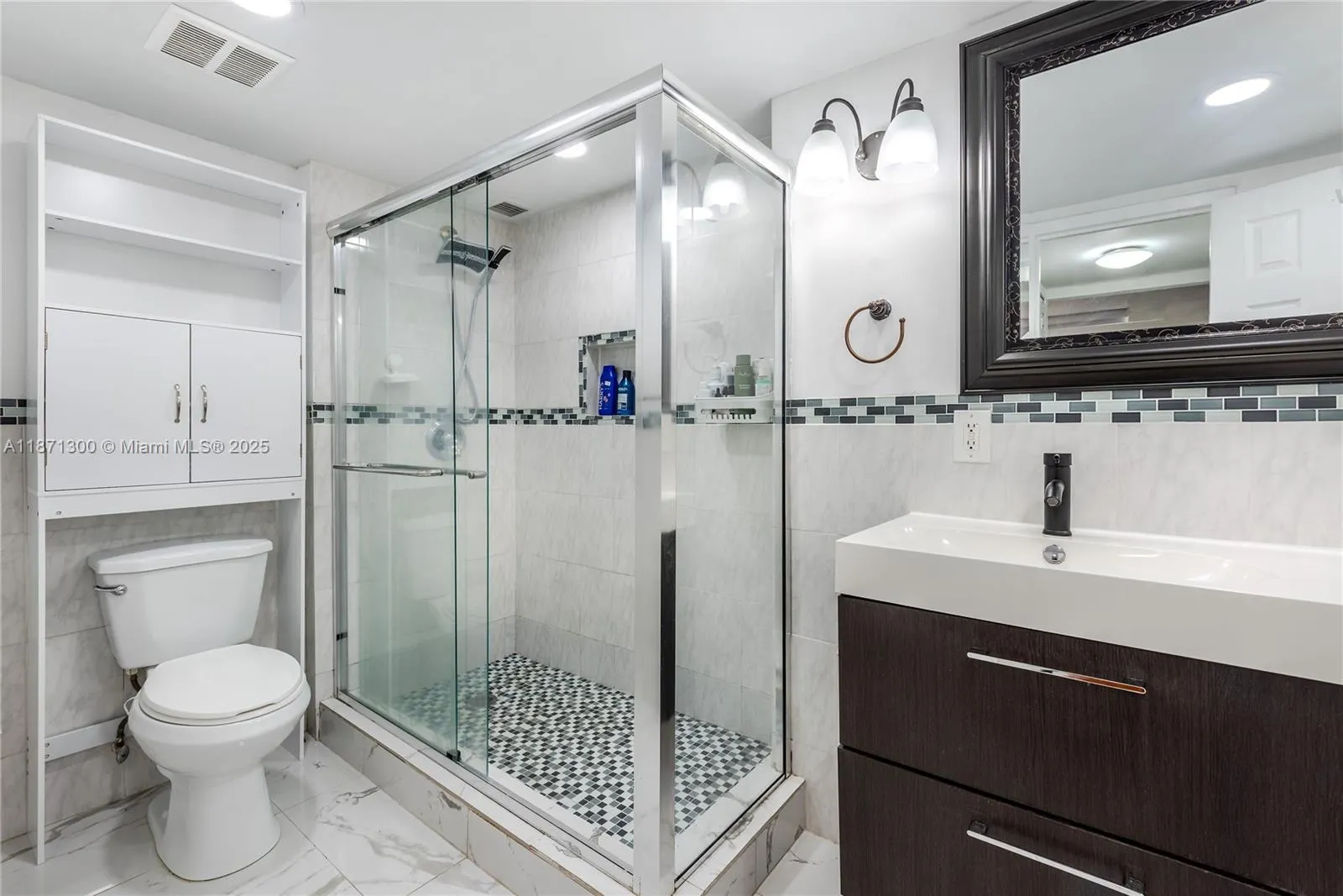 2450 NE 135th St, #607