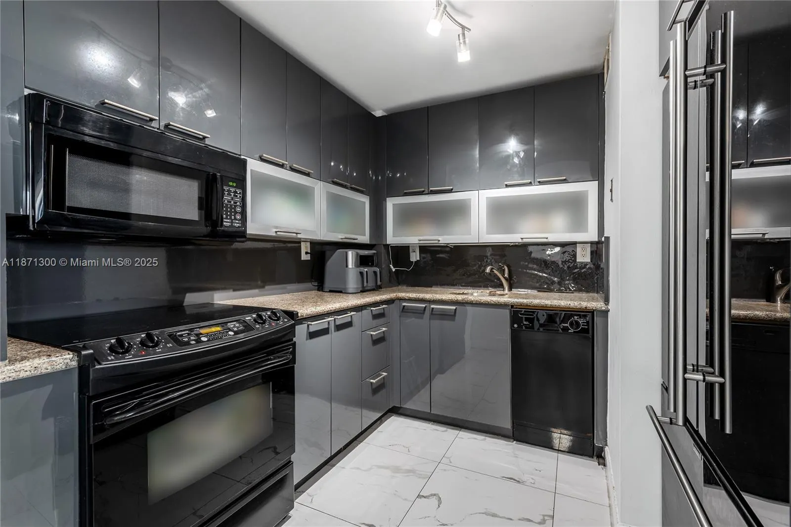 2450 NE 135th St, #607