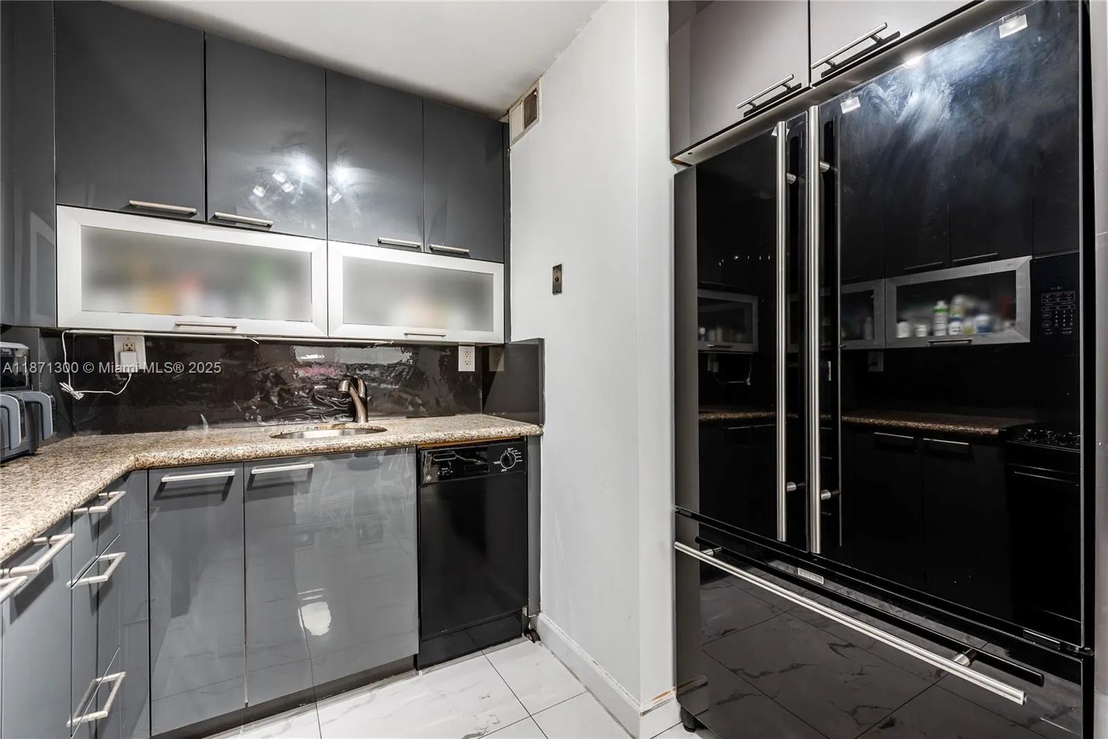 2450 NE 135th St, #607