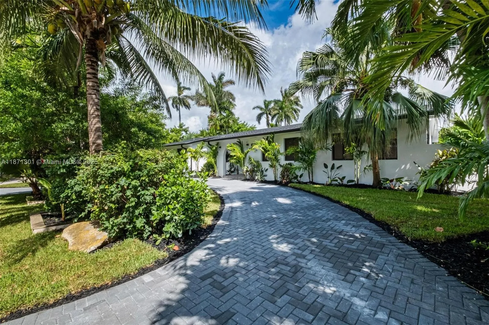 7401 Miami View Dr