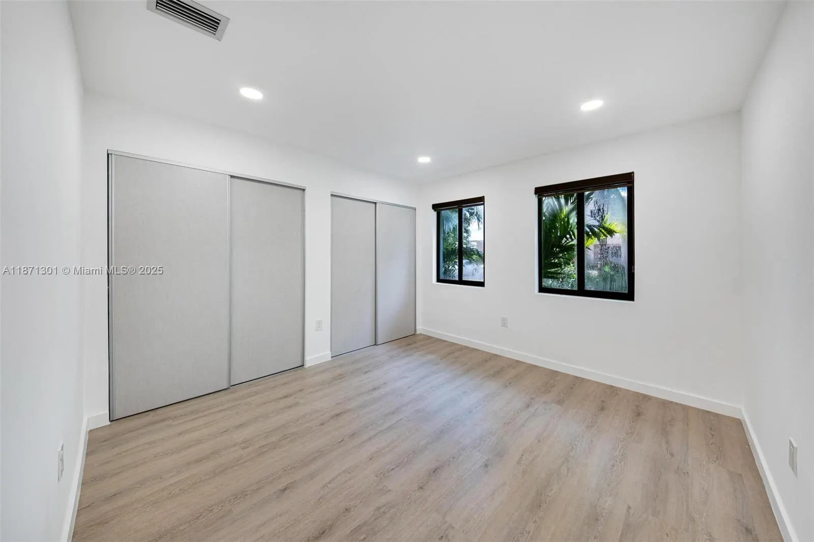 7401 Miami View Dr