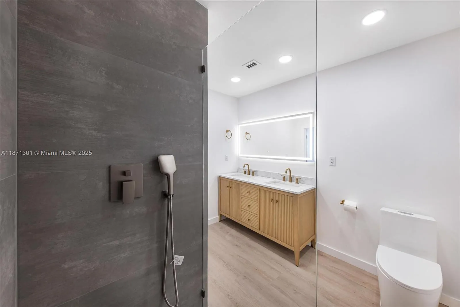 7401 Miami View Dr