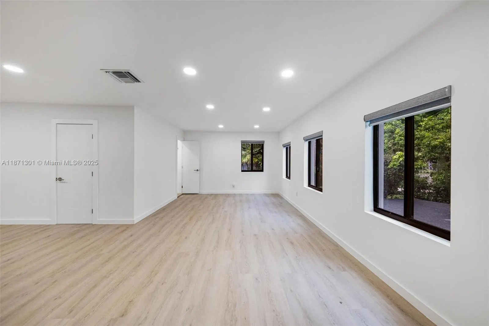7401 Miami View Dr