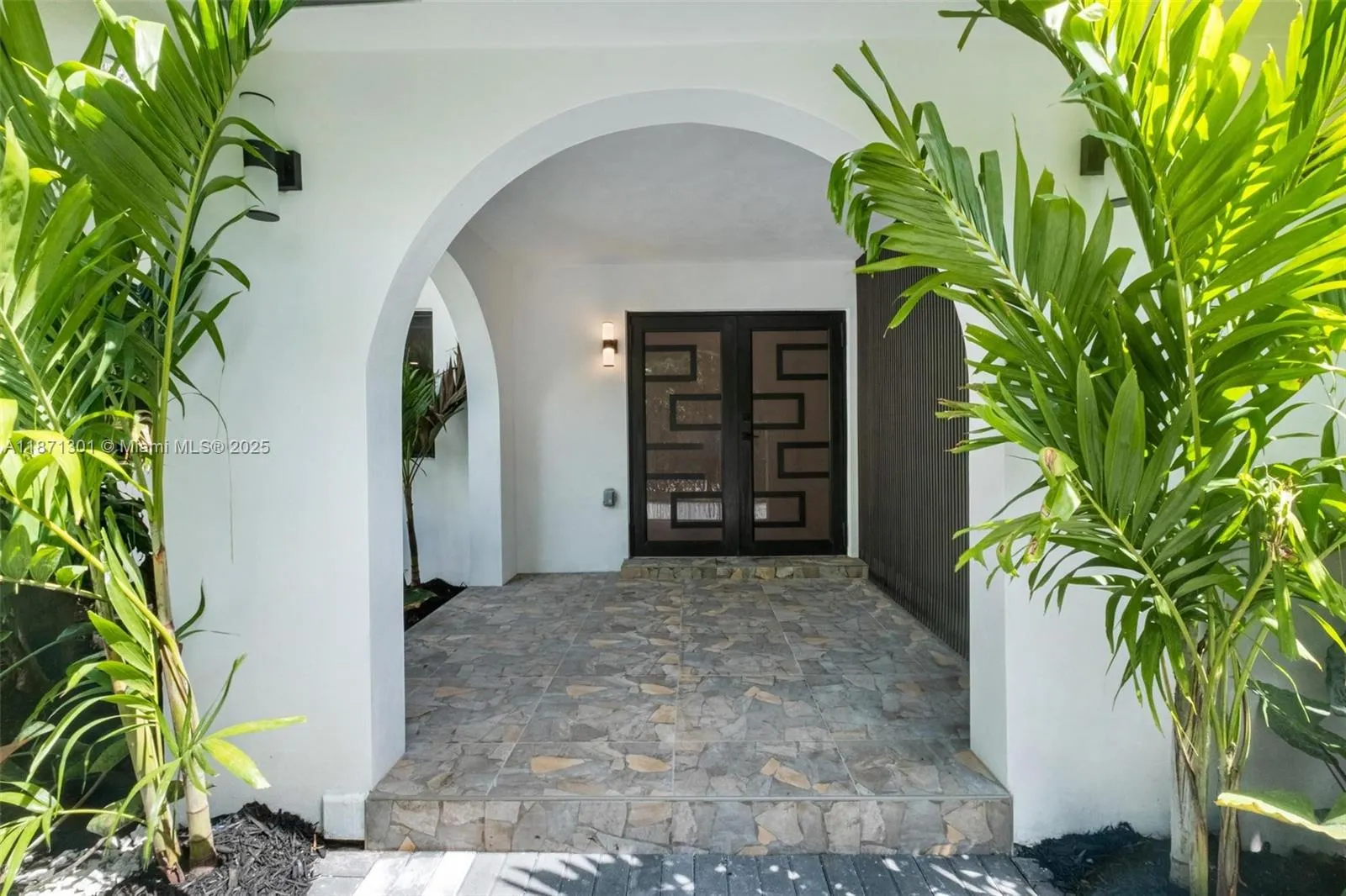 7401 Miami View Dr