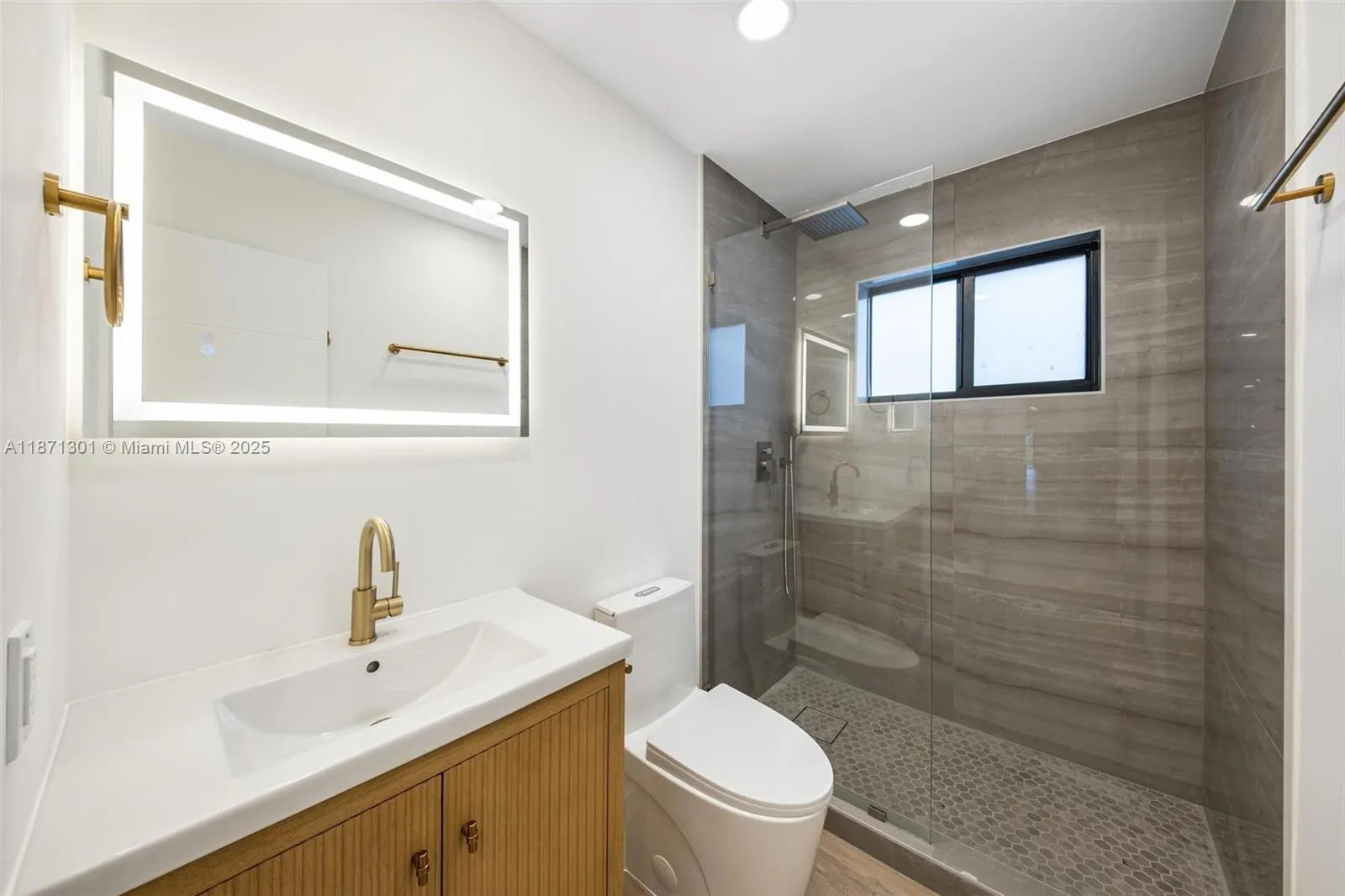 7401 Miami View Dr