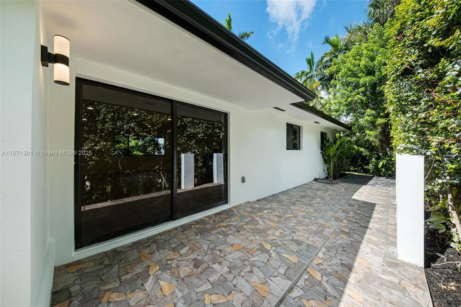 7401 Miami View Dr
