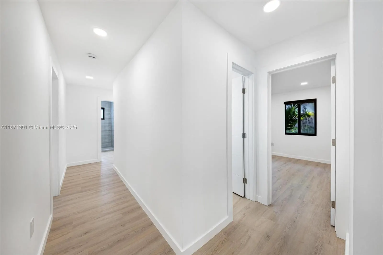 7401 Miami View Dr