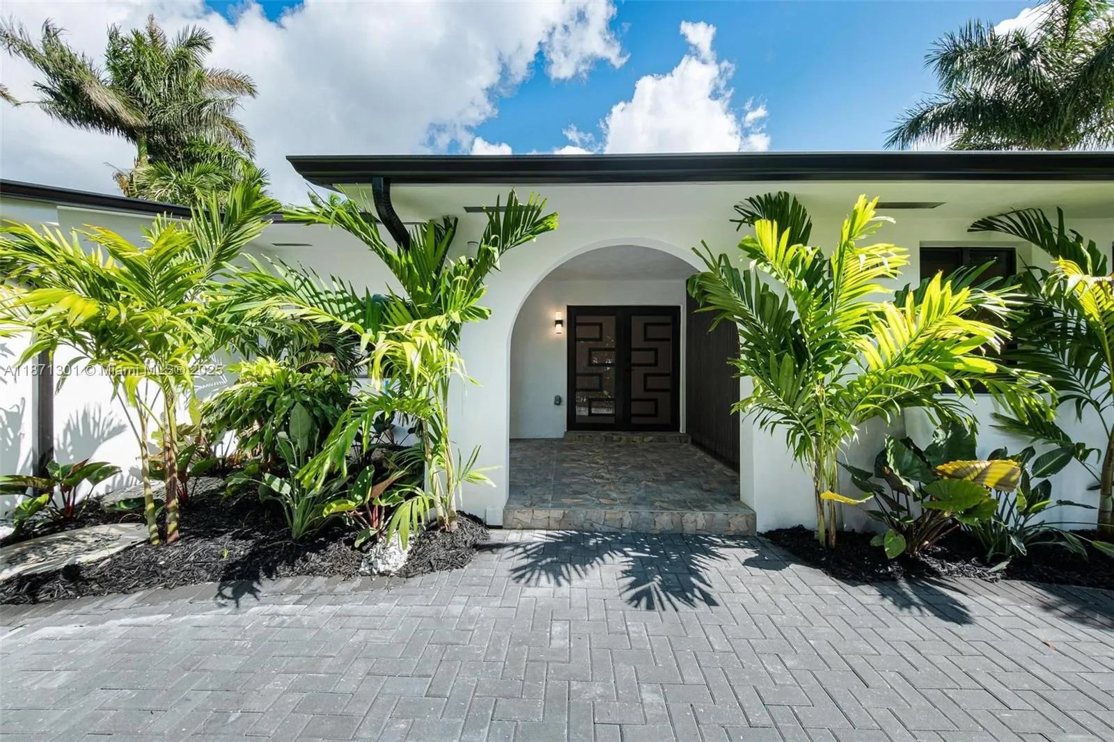 7401 Miami View Dr
