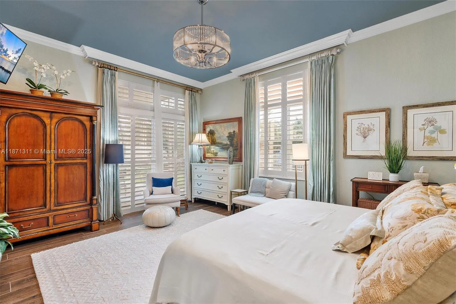 2557 Bay Pointe Dr