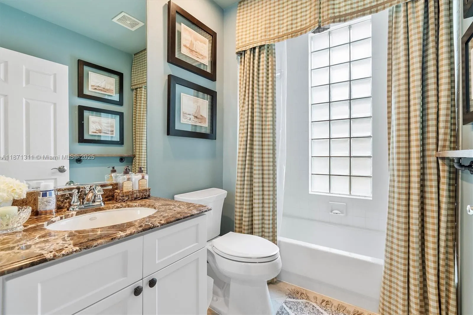 2557 Bay Pointe Dr