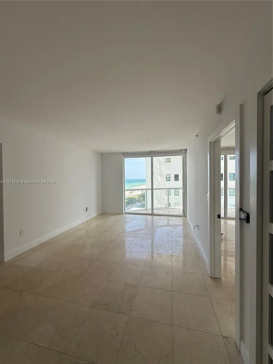 6365 Collins Ave, #904