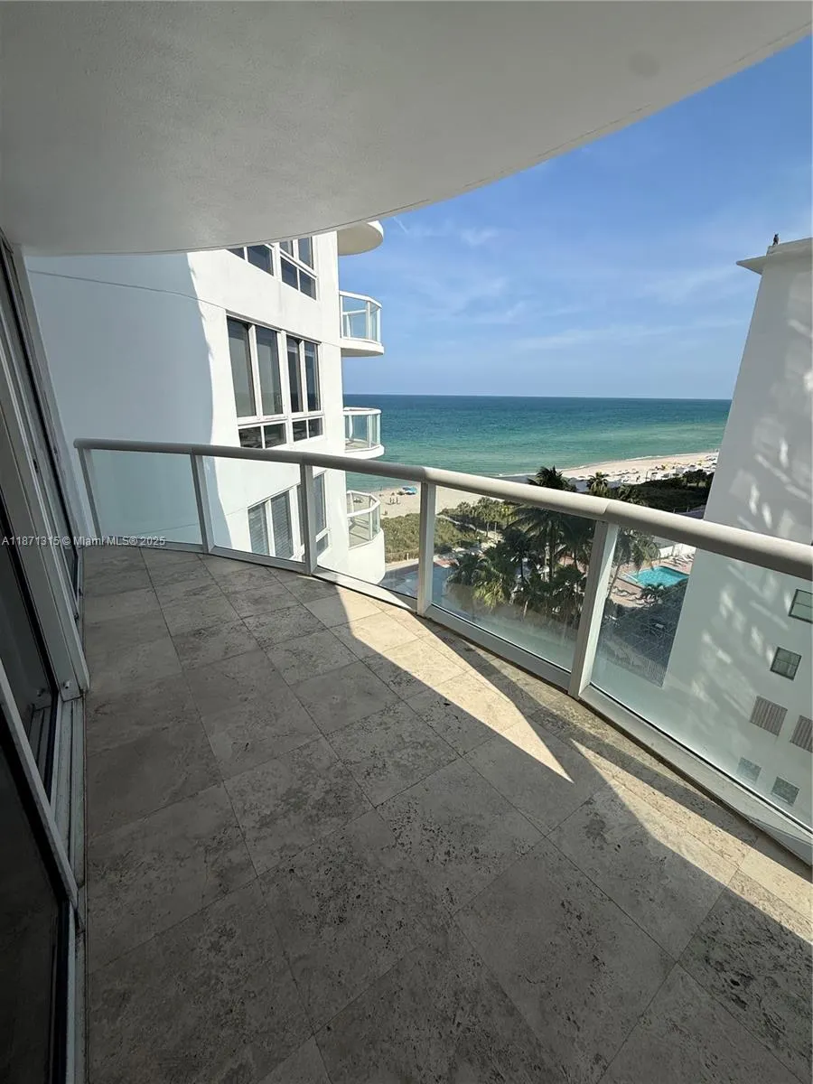 6365 Collins Ave, #904